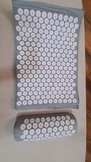 Customer photo of the grey acupressure mat and pillow set